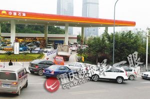 ��Ʒ�ͽ��ڹ�˰�����µ� 7�¹����ͼۻ��½�